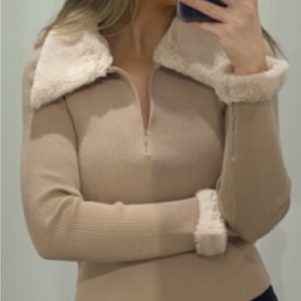 En Saison Faux Fur Collar Sweater